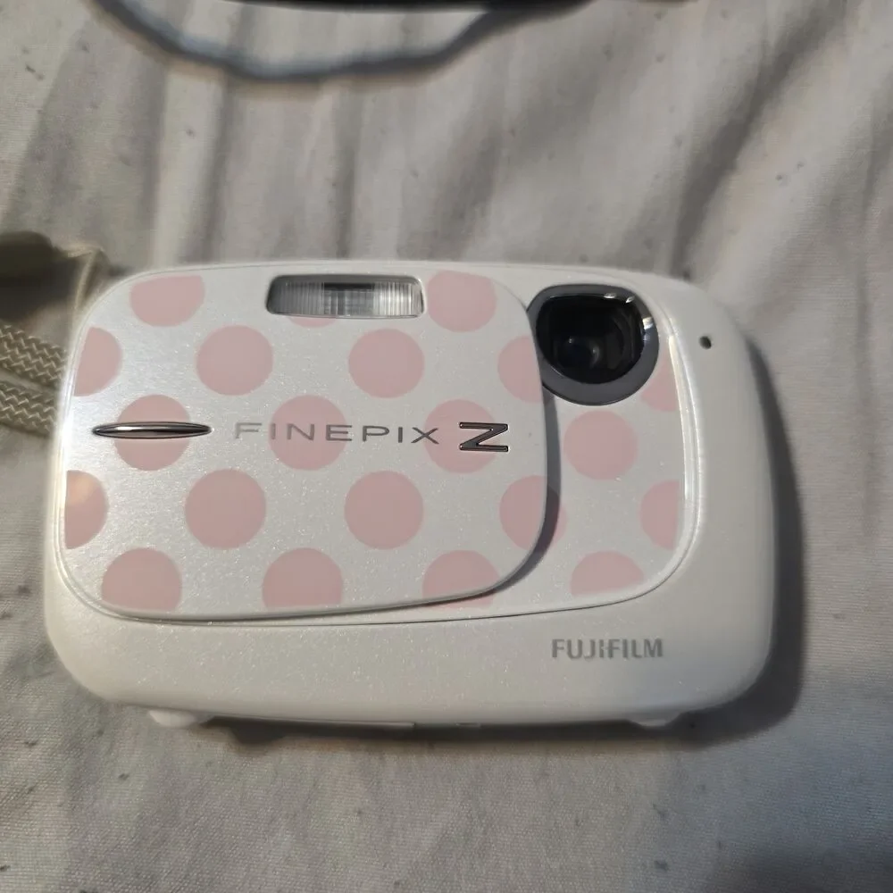 Fujifilm FinePix Z37 Pink Polka Dot Digital Camera 3x Zoom
